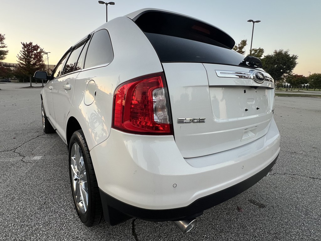 Photo 3 of this FORD EDGE