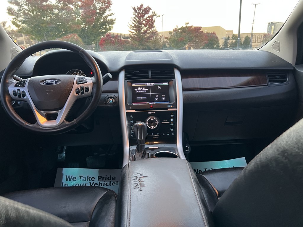 Photo 19 of this FORD EDGE