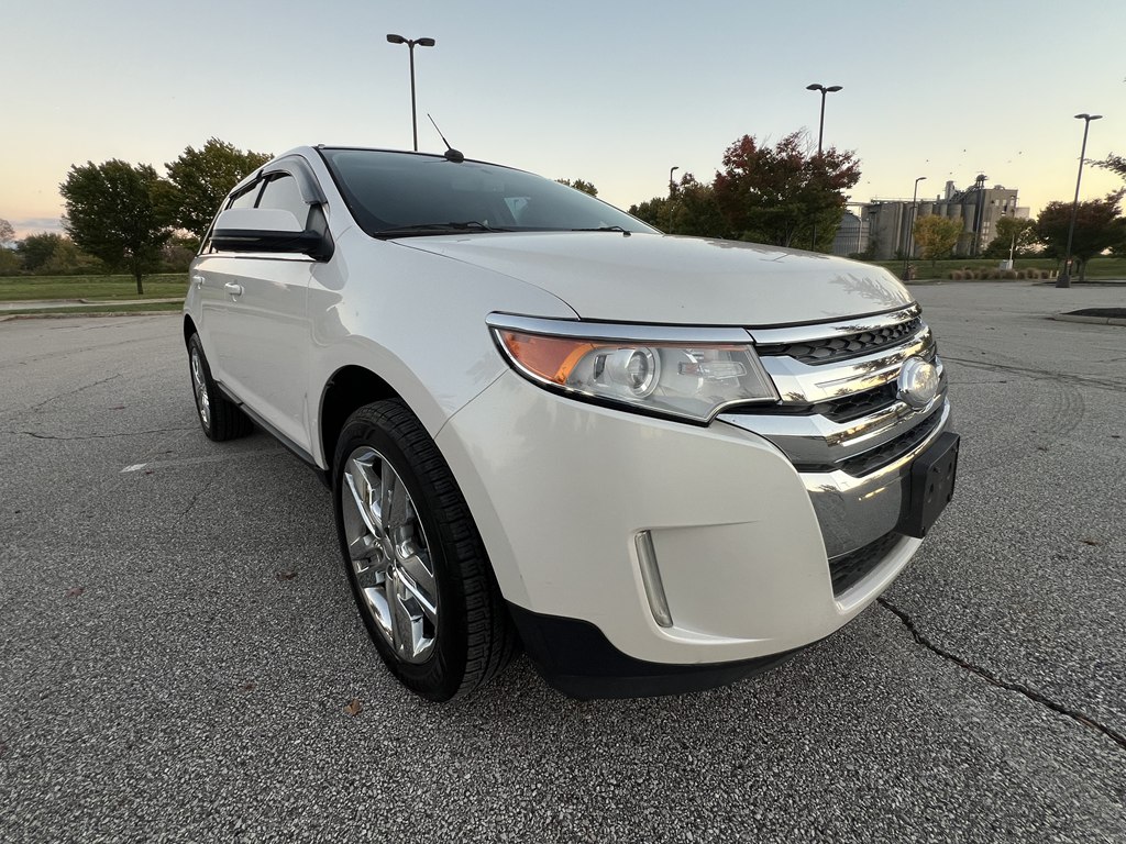 Photo 7 of this FORD EDGE