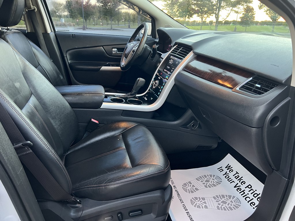 Photo 11 of this FORD EDGE