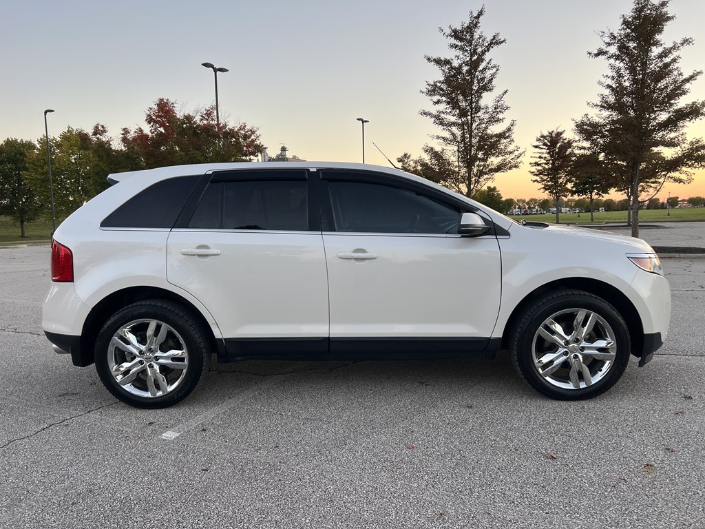 Photo 6 of this FORD EDGE
