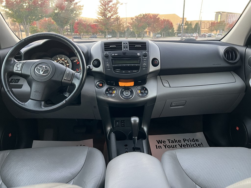 Photo 19 of this TOYOTA RAV4