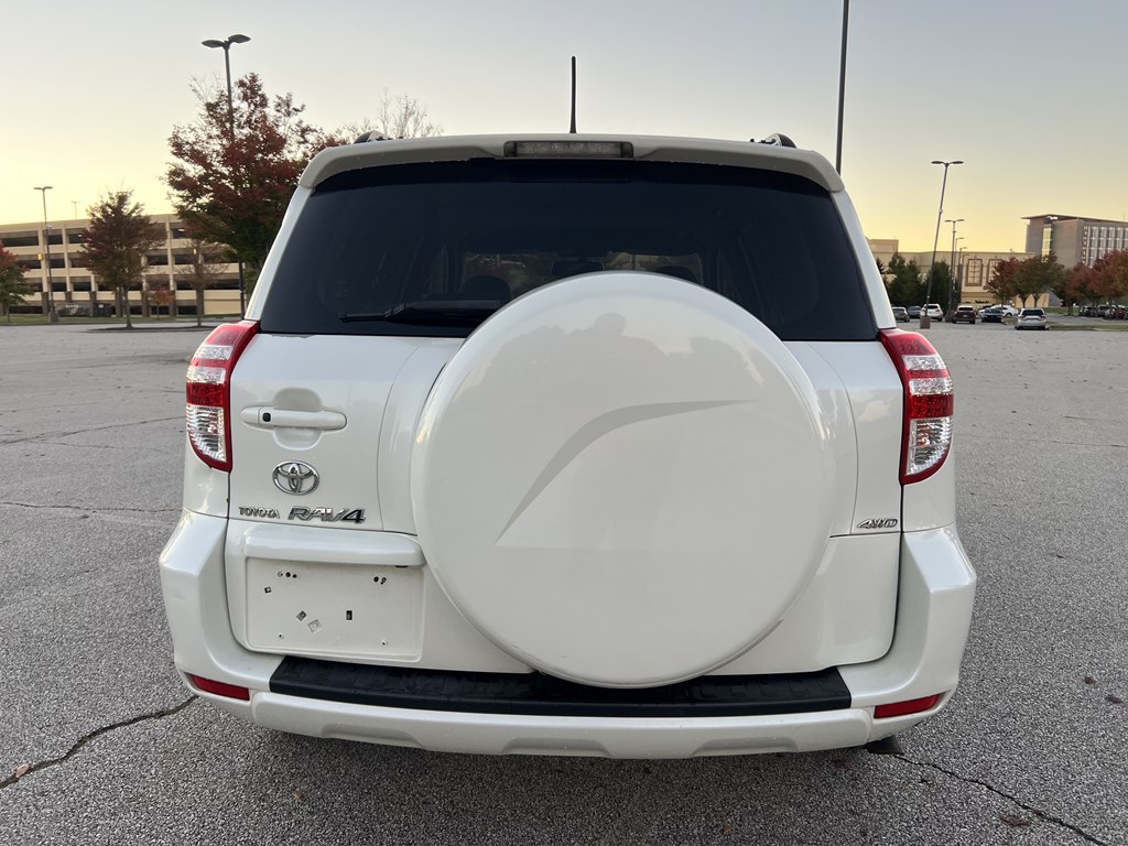 Photo 4 of this TOYOTA RAV4