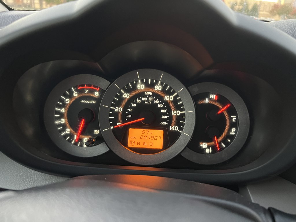 Photo 18 of this TOYOTA RAV4