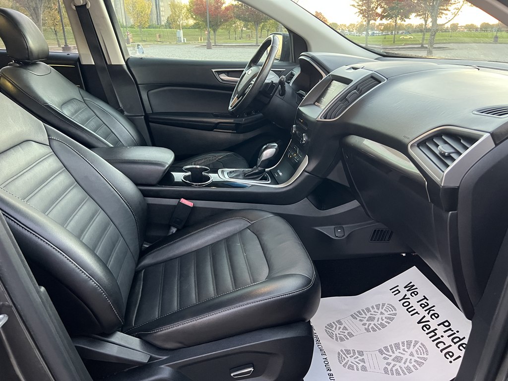 Photo 11 of this FORD EDGE