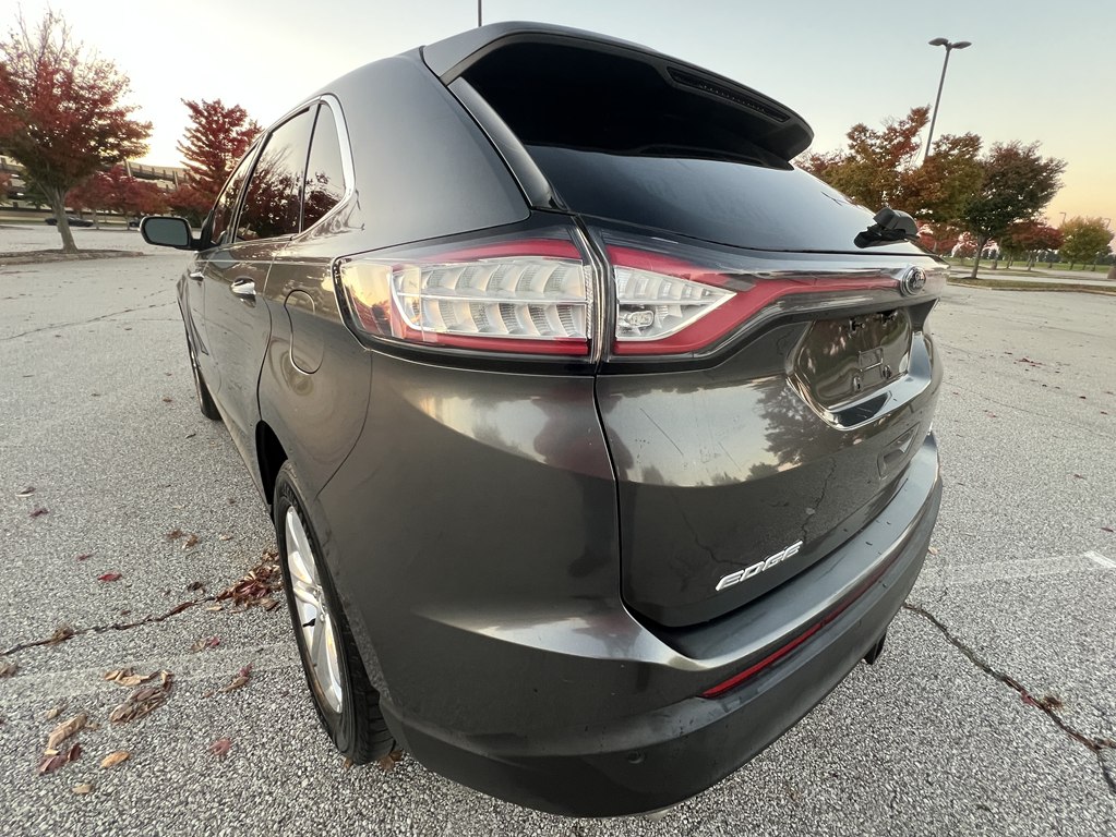 Photo 3 of this FORD EDGE