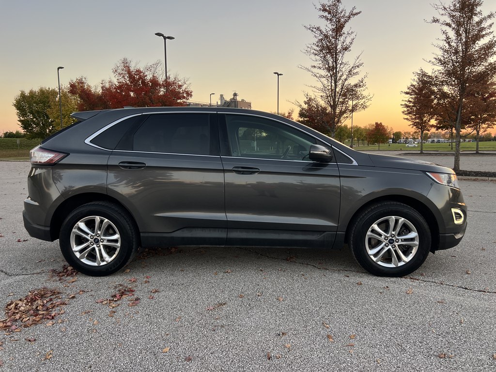 Photo 6 of this FORD EDGE