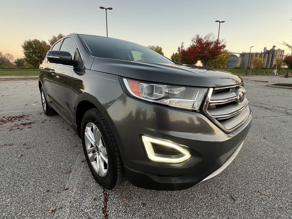 Photo 7 of this FORD EDGE