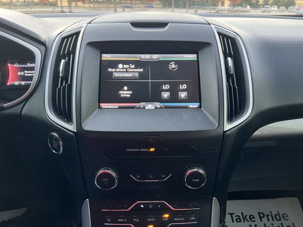 Photo 20 of this FORD EDGE