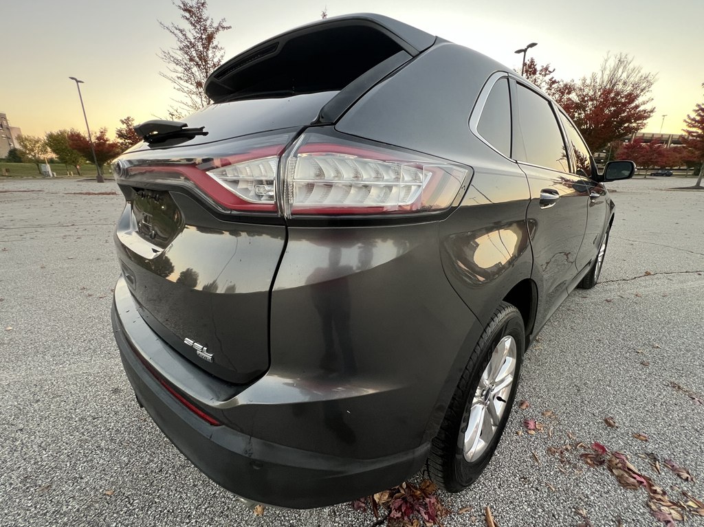 Photo 5 of this FORD EDGE