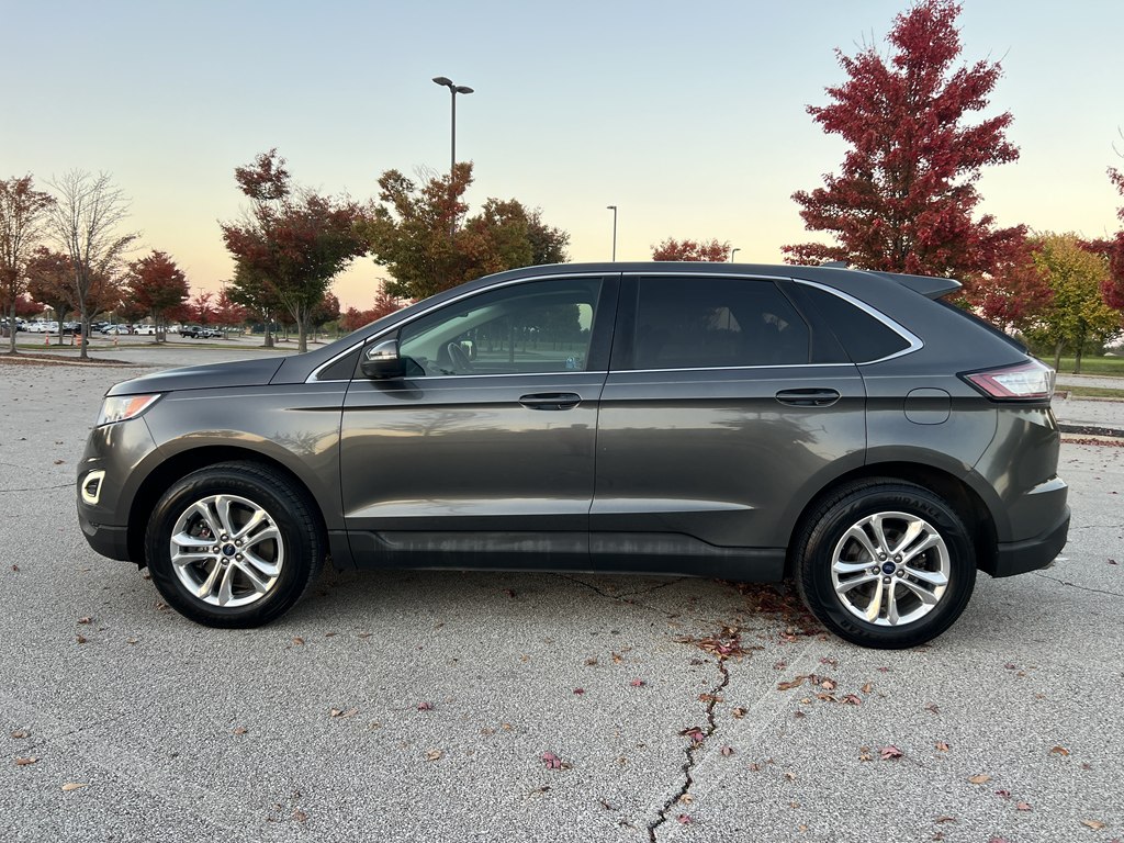 Photo 2 of this FORD EDGE