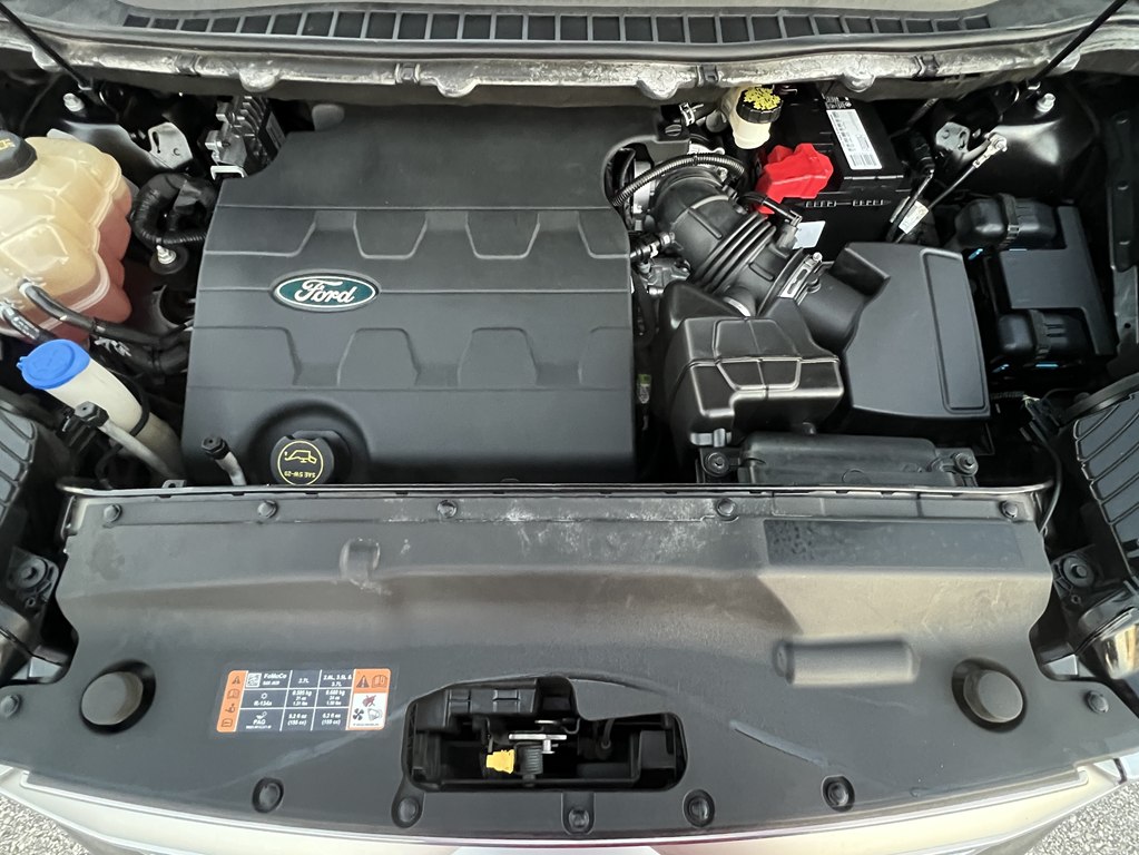 Photo 9 of this FORD EDGE