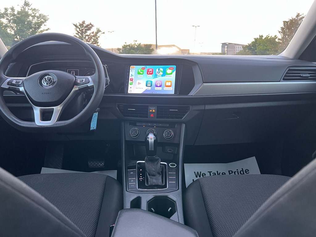 Photo 19 of this VOLKSWAGEN JETTA