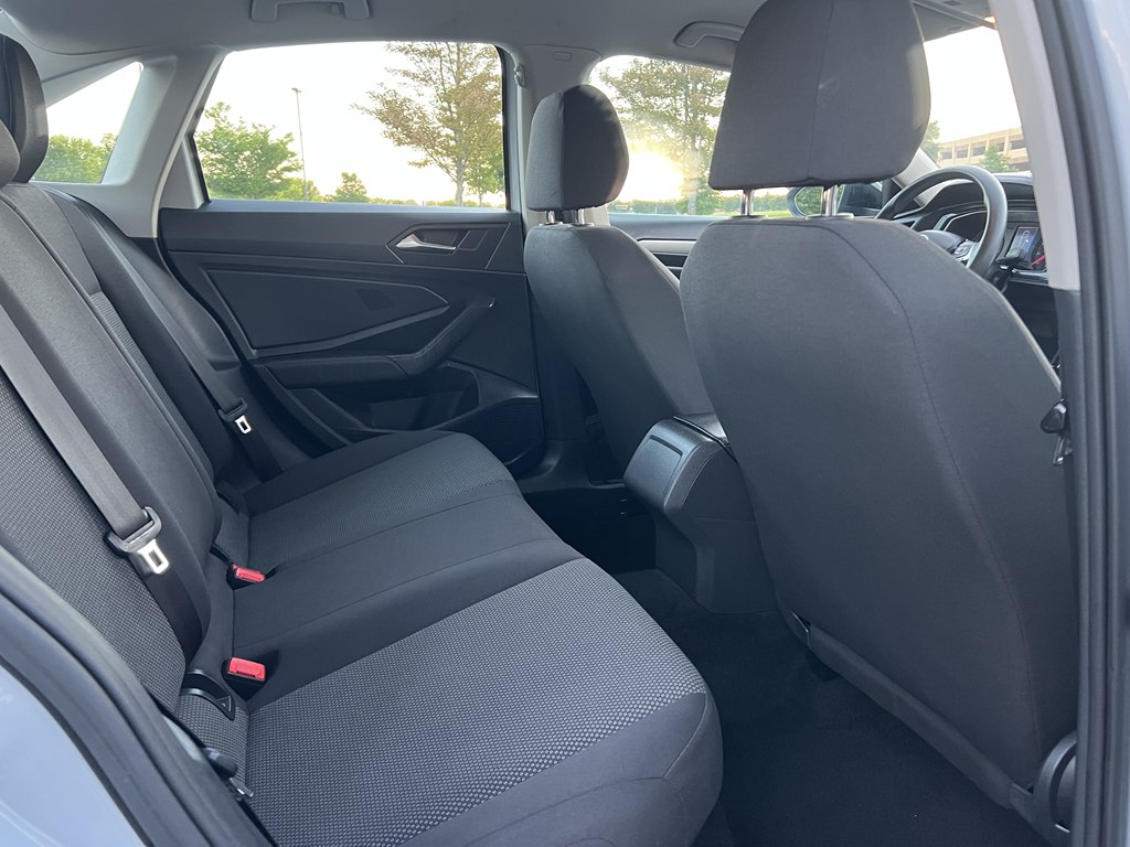 Photo 13 of this VOLKSWAGEN JETTA