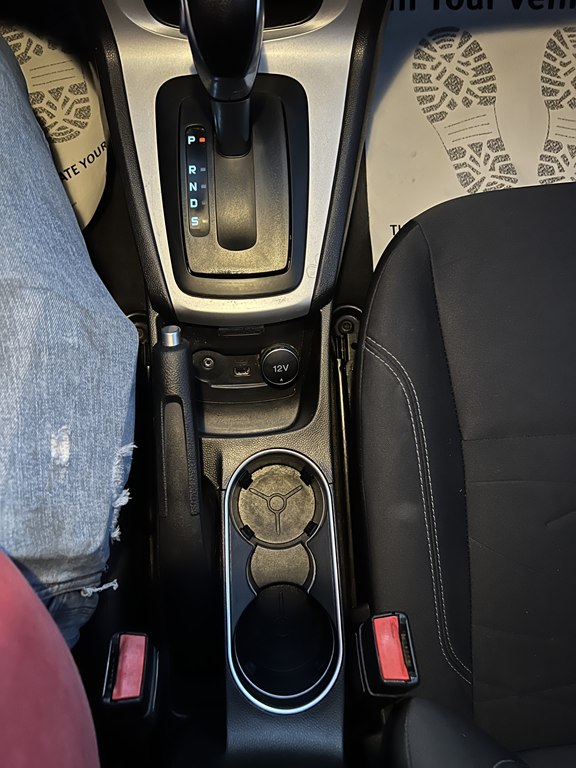 Photo 21 of this FORD FIESTA