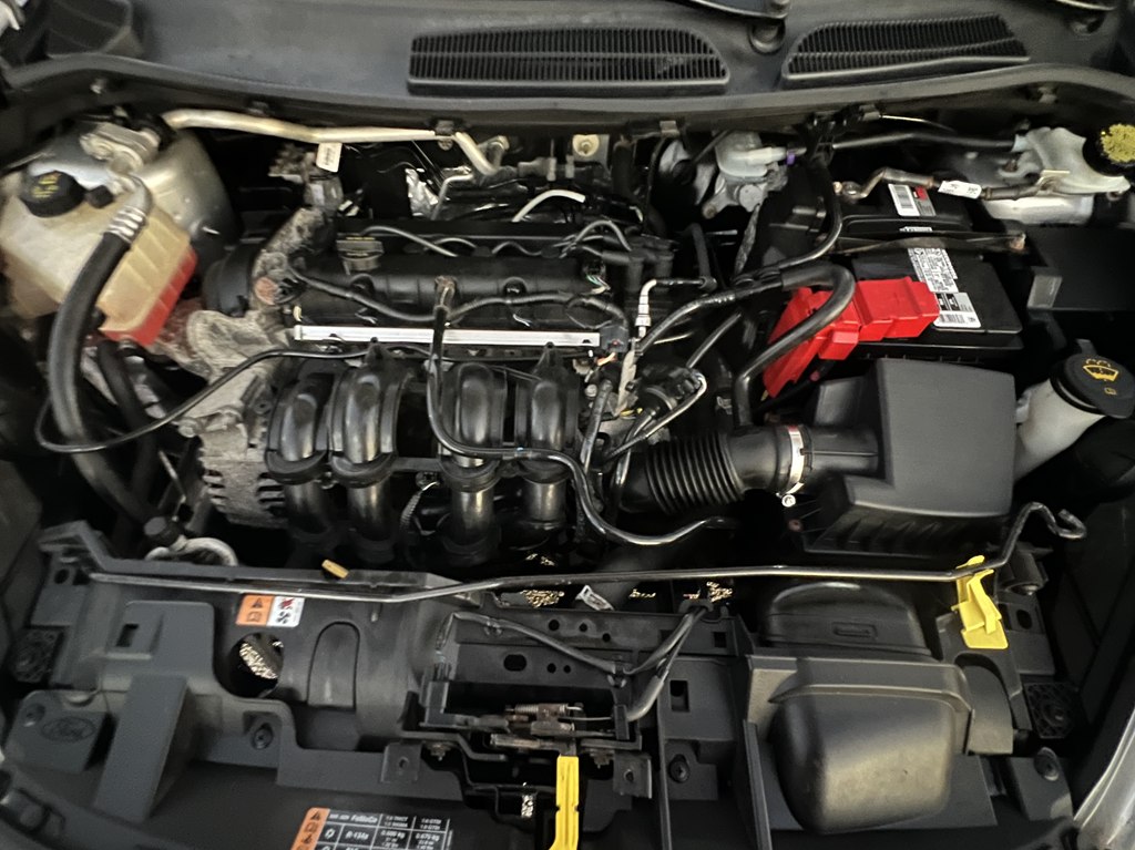 Photo 9 of this FORD FIESTA