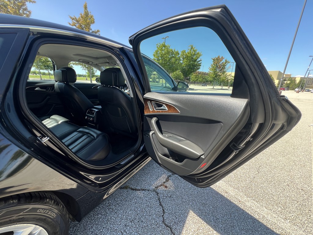 Photo 12 of this AUDI A6