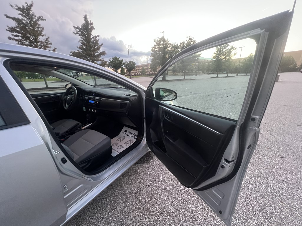 Photo 10 of this TOYOTA COROLLA