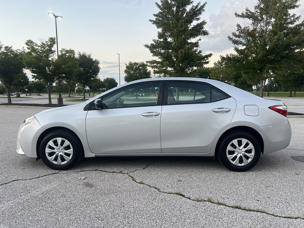 Photo 2 of this TOYOTA COROLLA
