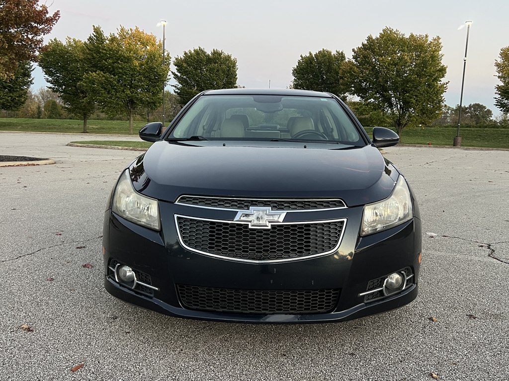Photo 8 of this CHEVROLET CRUZE