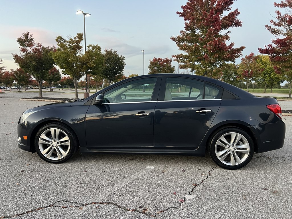 Photo 2 of this CHEVROLET CRUZE