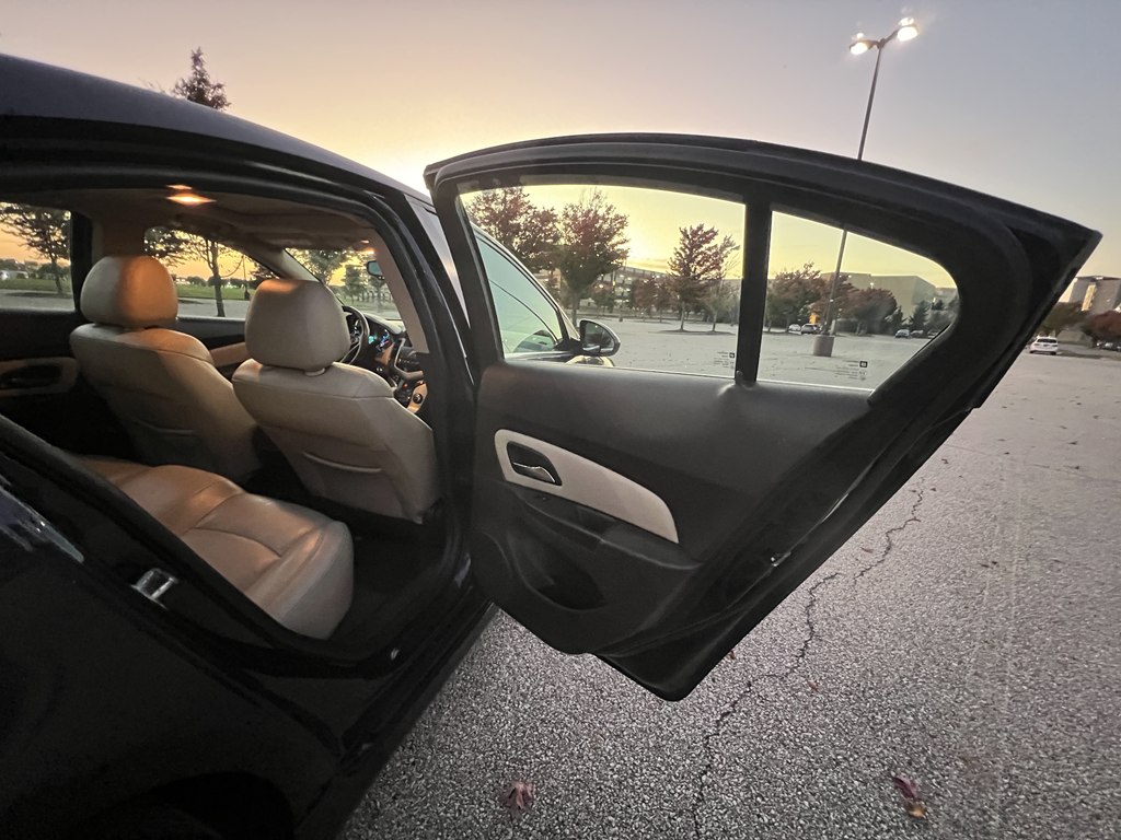 Photo 11 of this CHEVROLET CRUZE