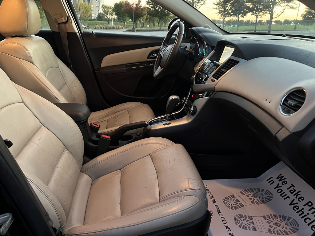 Photo 10 of this CHEVROLET CRUZE
