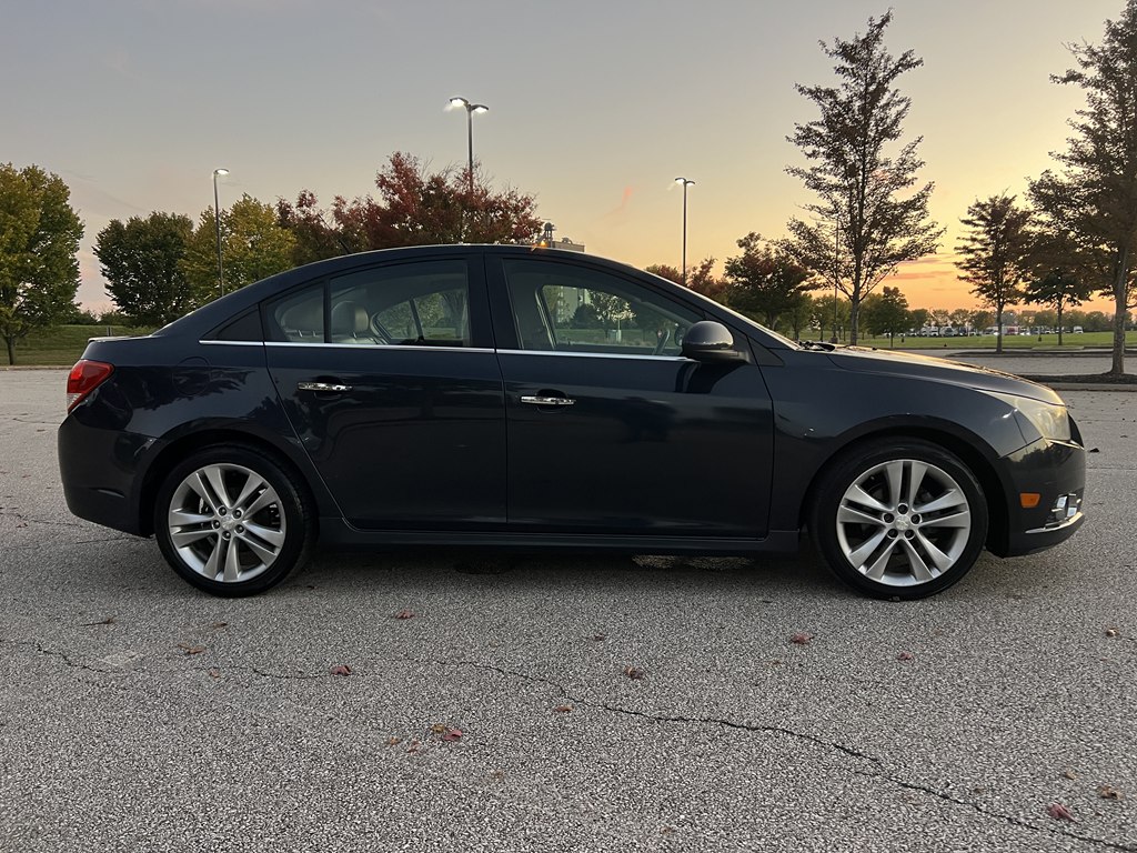Photo 6 of this CHEVROLET CRUZE