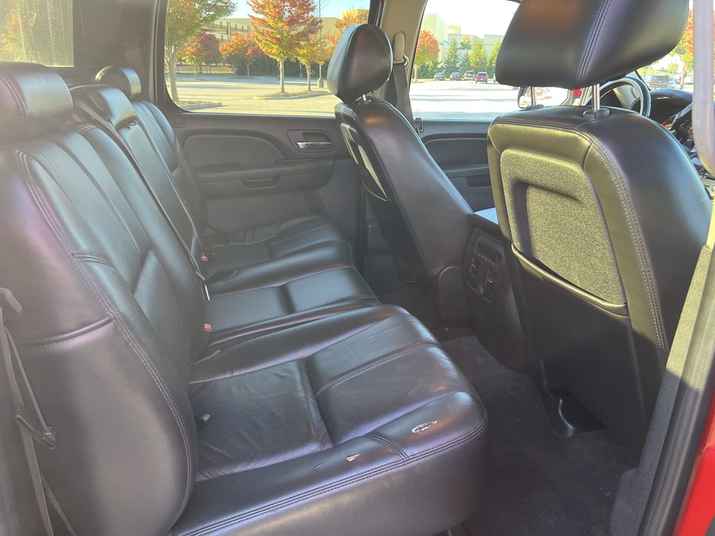 Photo 13 of this CHEVROLET AVALANCHE