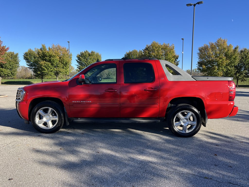 Photo 2 of this CHEVROLET AVALANCHE