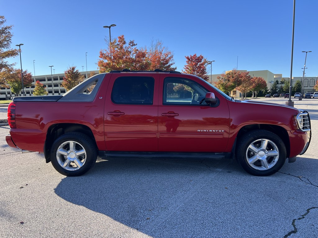 Photo 6 of this CHEVROLET AVALANCHE