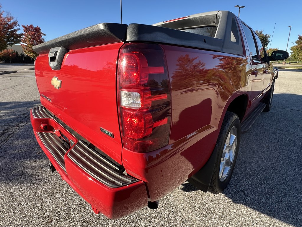 Photo 5 of this CHEVROLET AVALANCHE