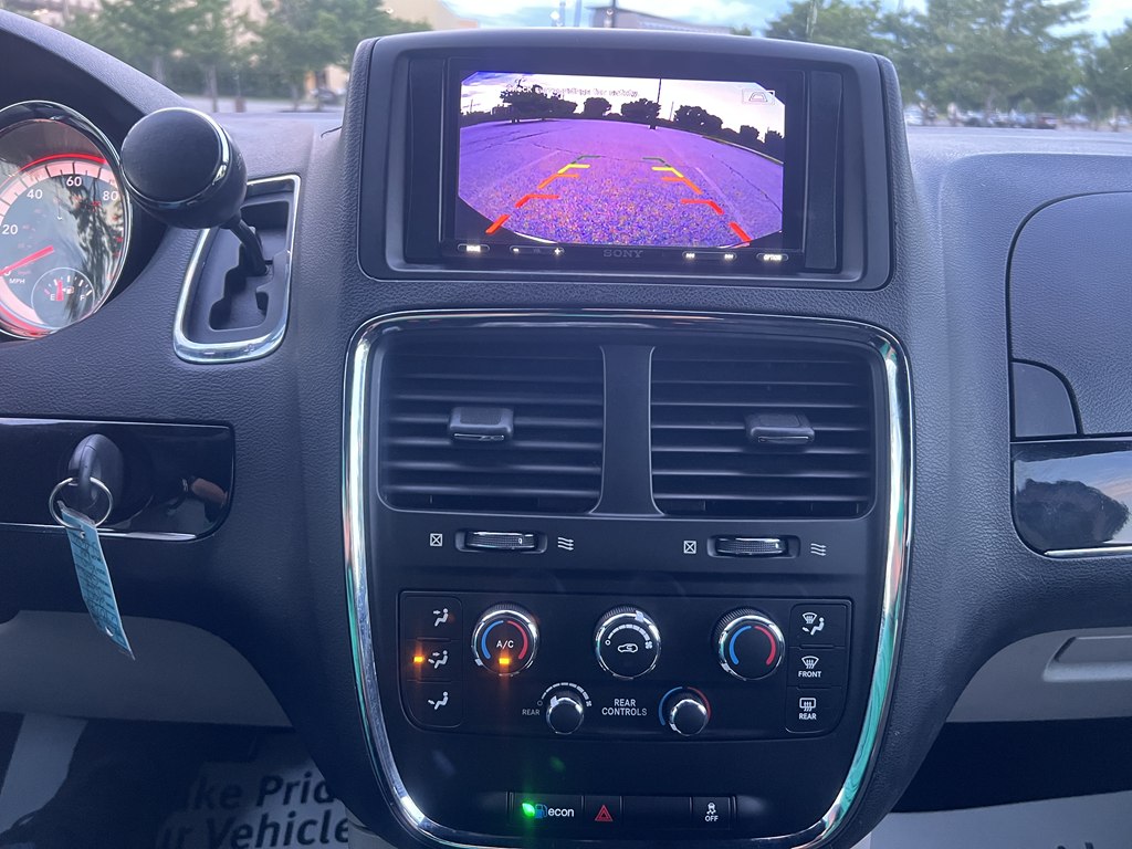 Photo 21 of this DODGE GRAND CARAVAN