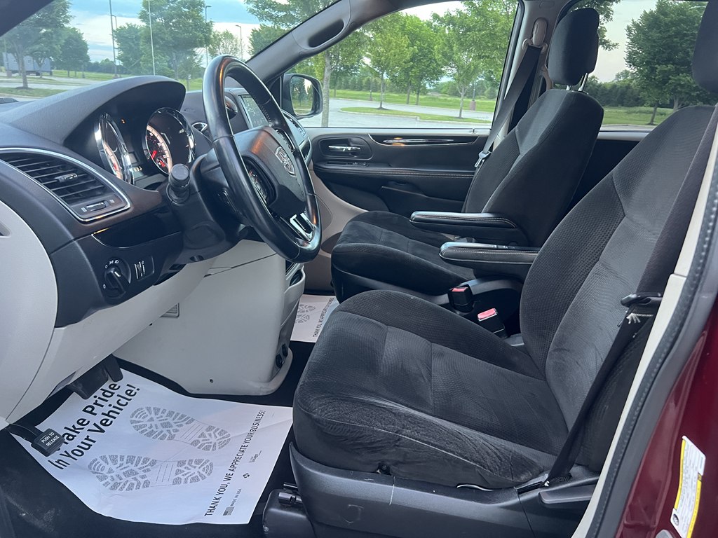 Photo 17 of this DODGE GRAND CARAVAN