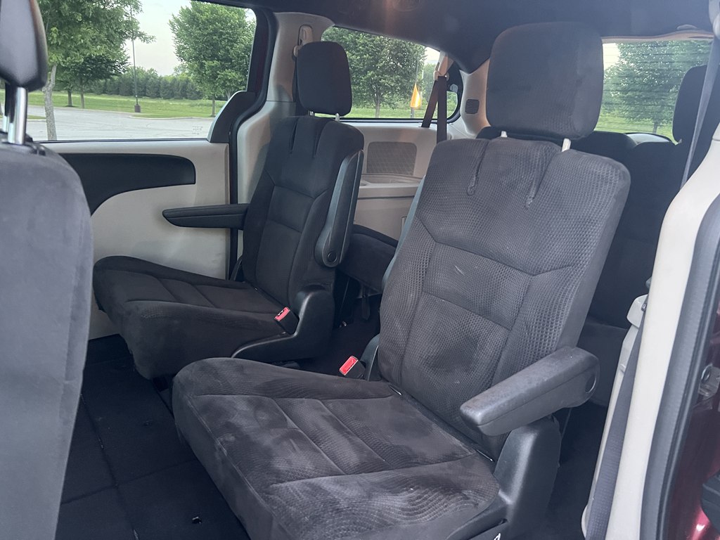 Photo 14 of this DODGE GRAND CARAVAN