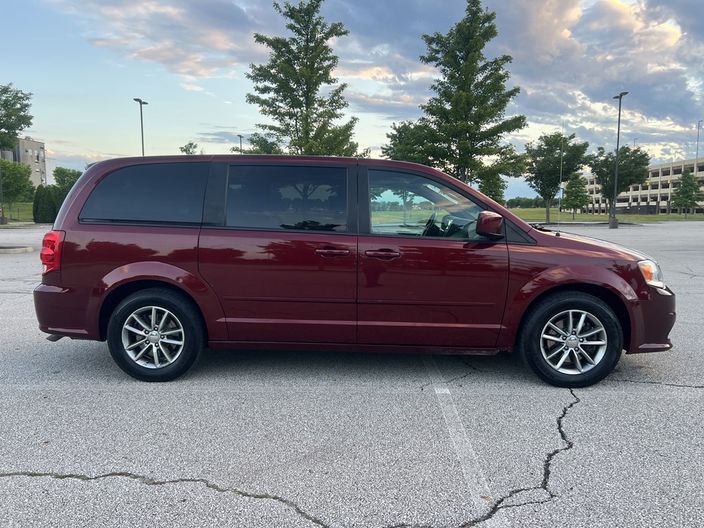 Photo 6 of this DODGE GRAND CARAVAN
