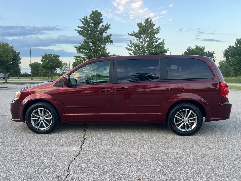 Photo 2 of this DODGE GRAND CARAVAN