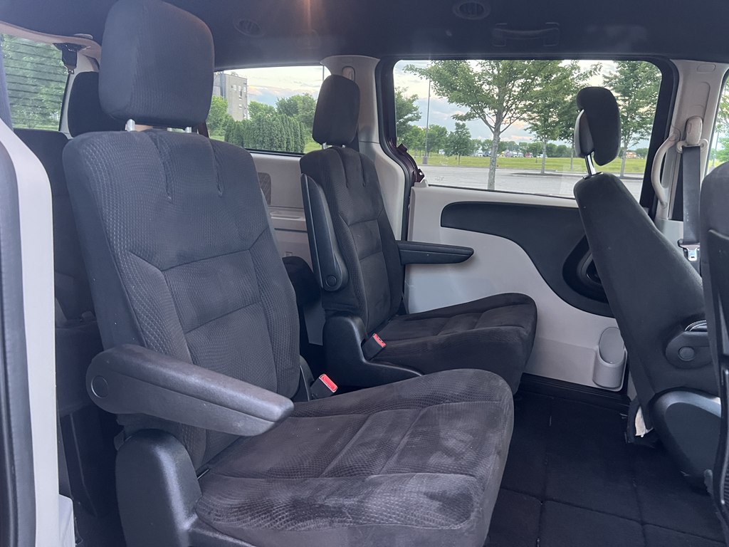 Photo 12 of this DODGE GRAND CARAVAN