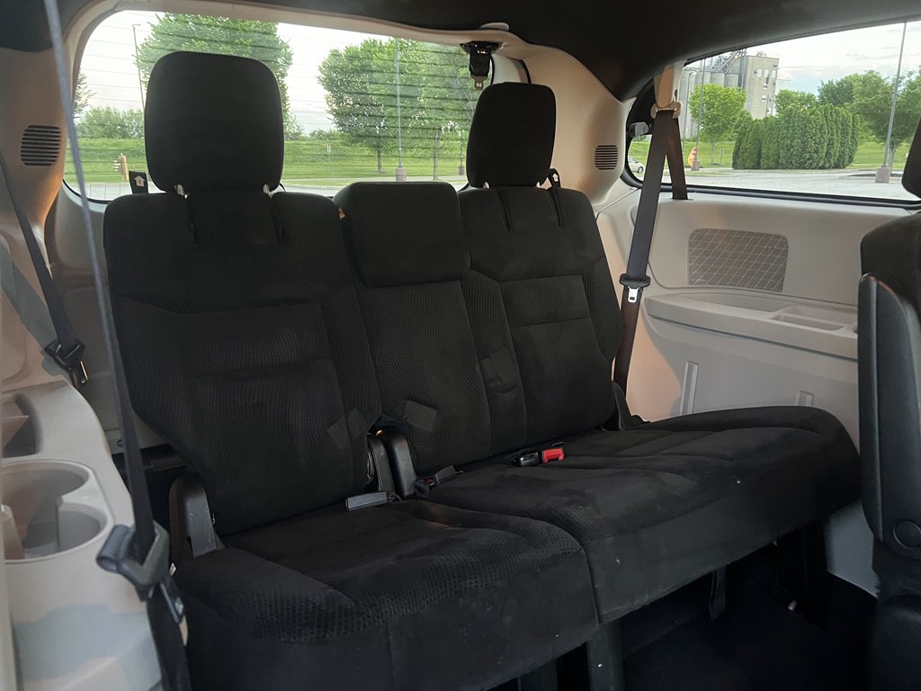 Photo 13 of this DODGE GRAND CARAVAN