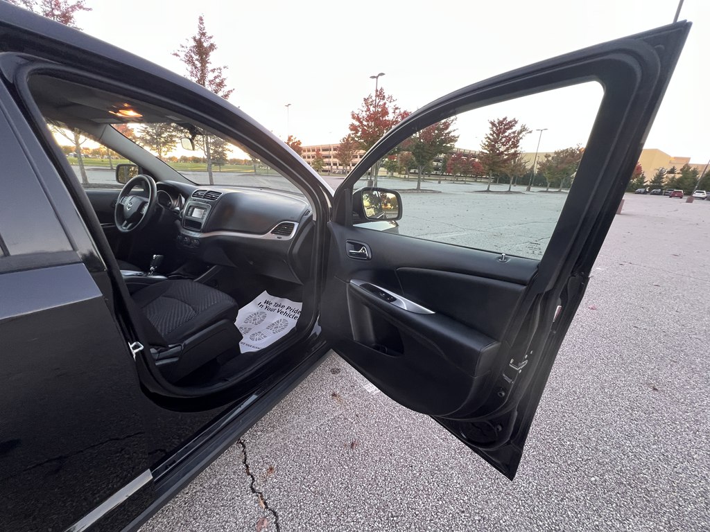 Photo 9 of this DODGE JOURNEY