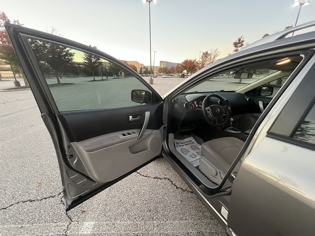 Photo 15 of this NISSAN ROGUE SELECT