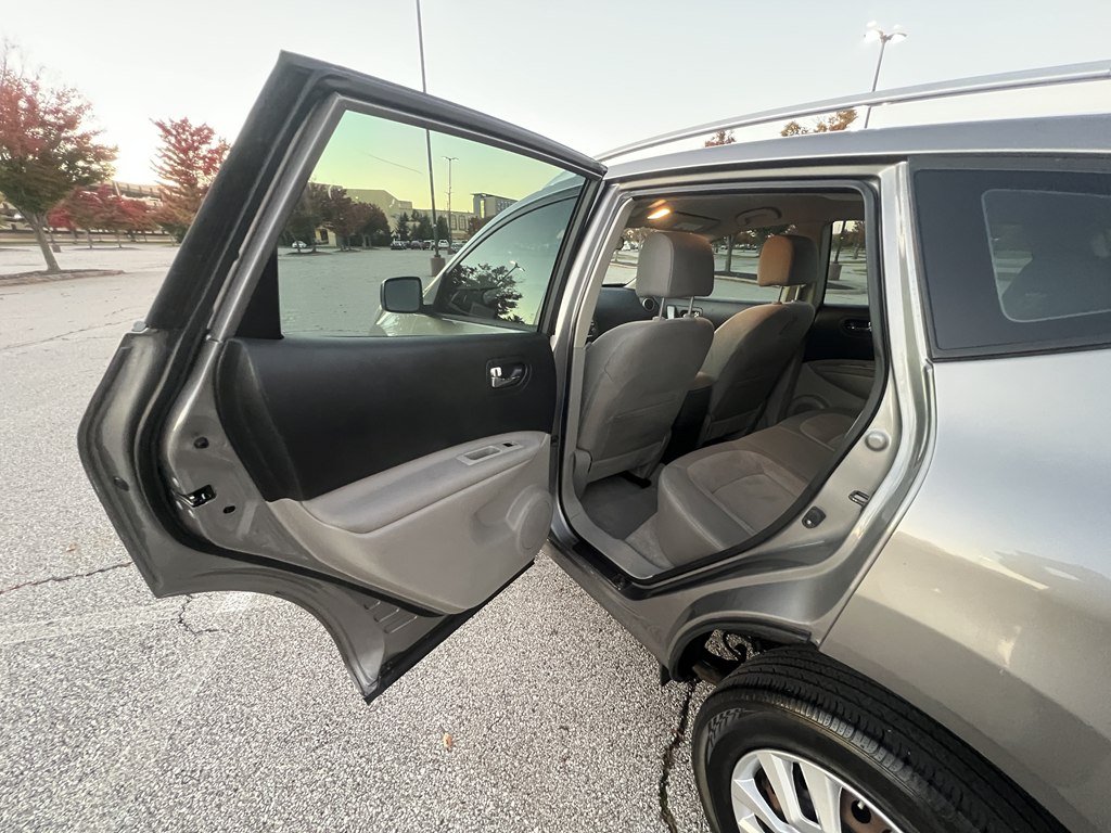 Photo 13 of this NISSAN ROGUE SELECT