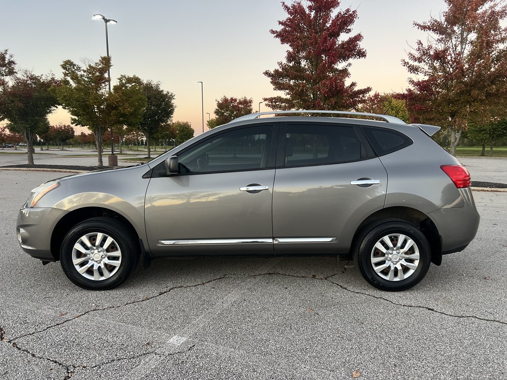 Photo 2 of this NISSAN ROGUE SELECT