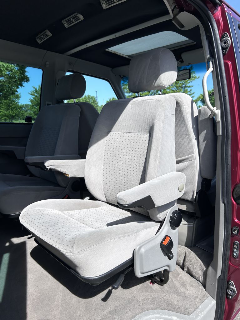 Photo 12 of this VOLKSWAGEN EUROVAN