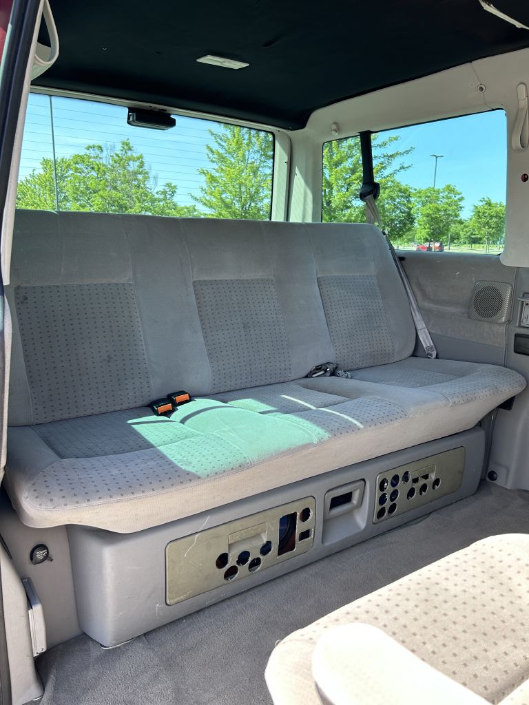 Photo 14 of this VOLKSWAGEN EUROVAN