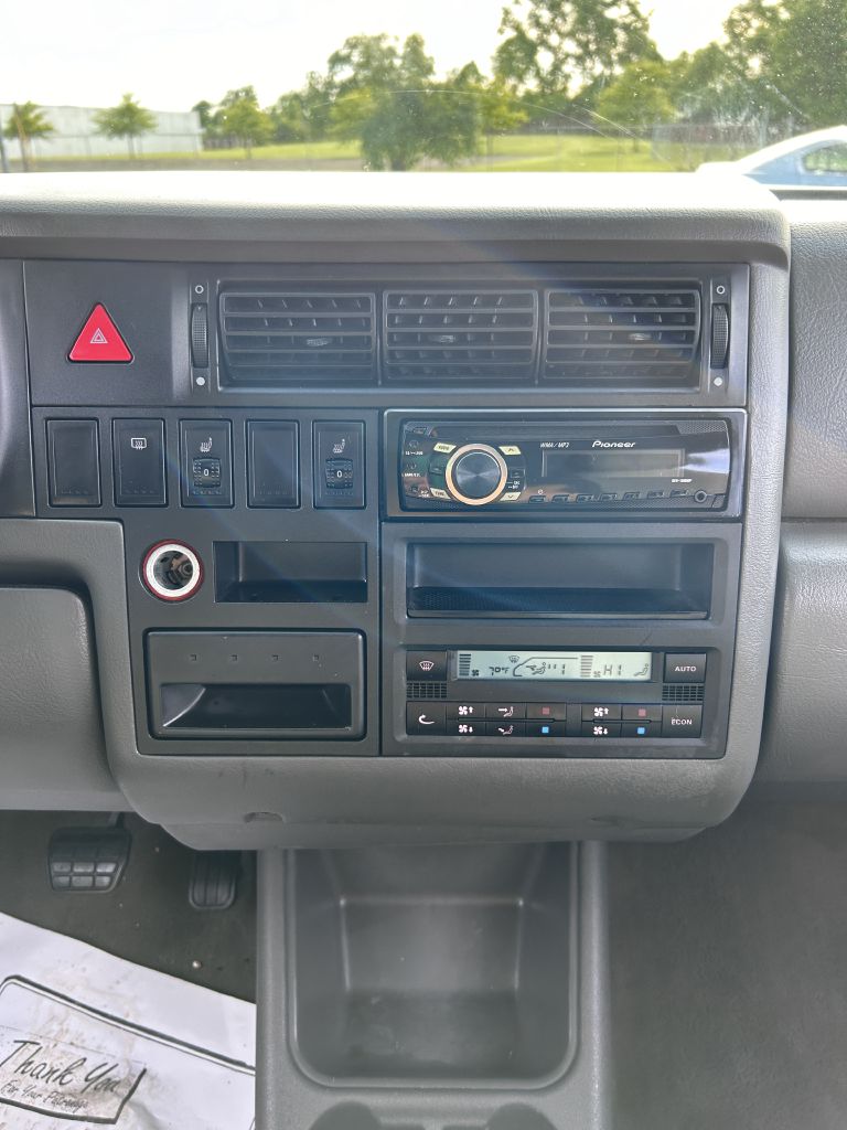 Photo 17 of this VOLKSWAGEN EUROVAN