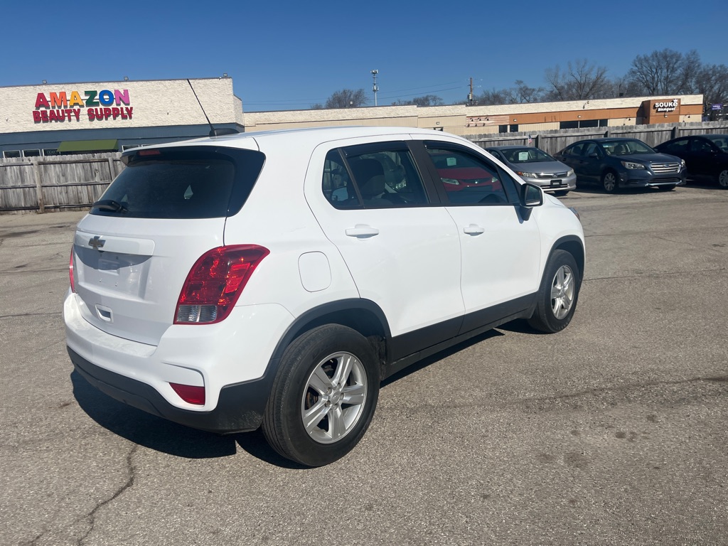 Photo 6 of this CHEVROLET TRAX