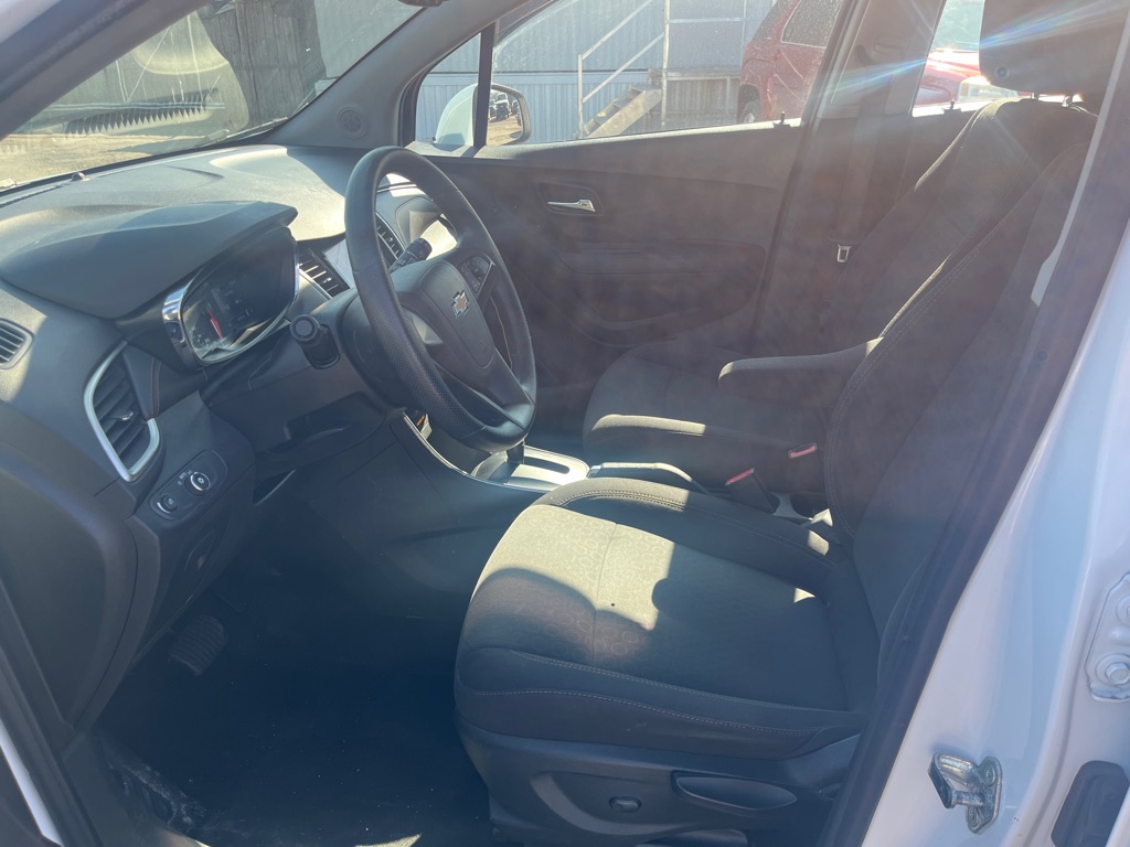 Photo 11 of this CHEVROLET TRAX