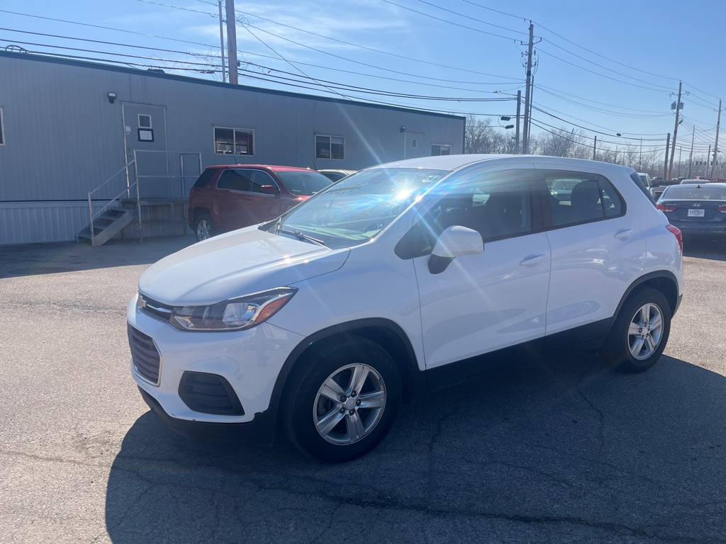 Photo 3 of this CHEVROLET TRAX