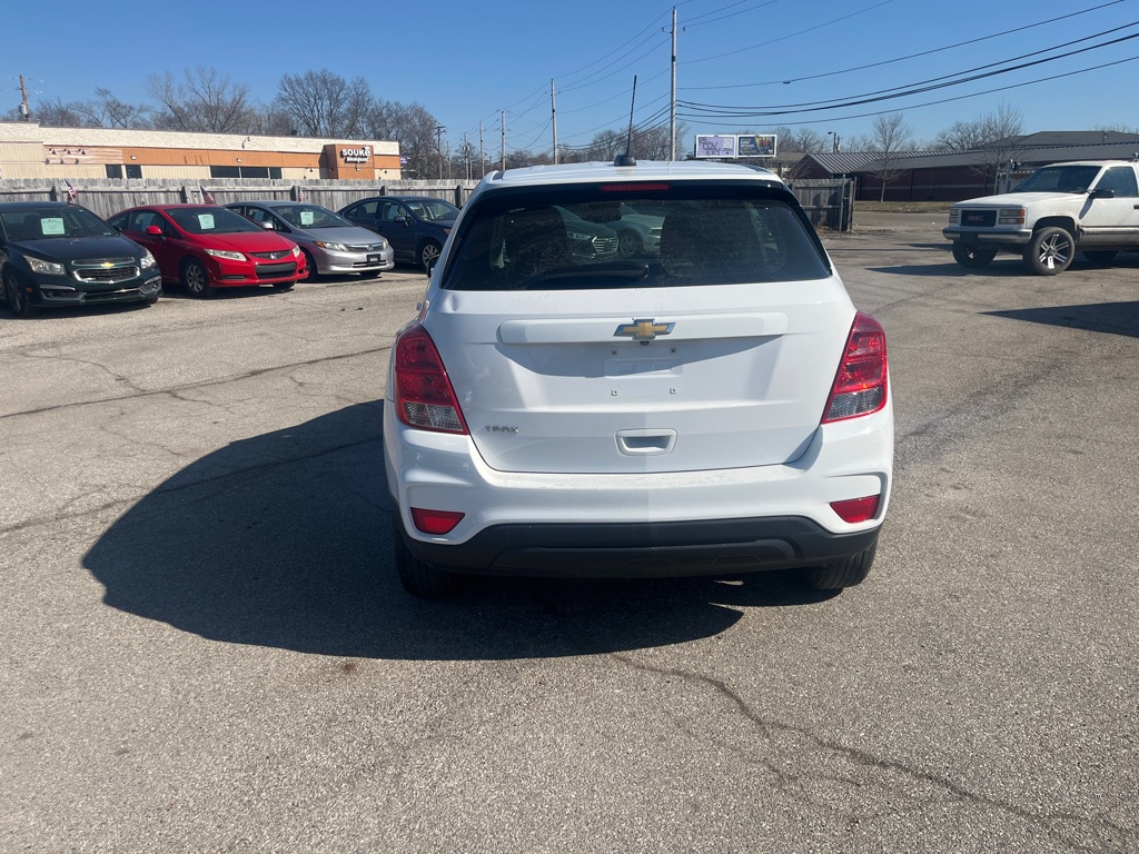 Photo 5 of this CHEVROLET TRAX